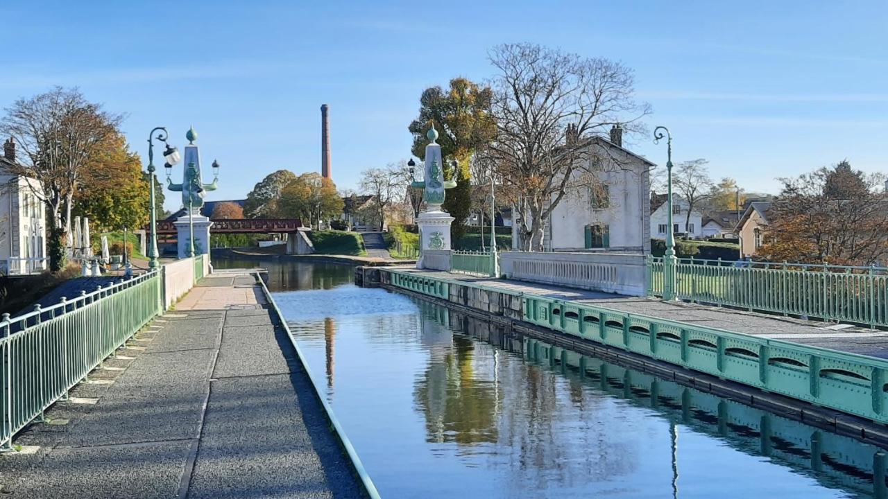 L'été Près De La Loire - Dans Le Parc D'une Maison Ancienne Сasa de vacaciones *